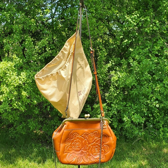 ♻️DONATED ♻️ Patricia Nash - Vintage inspired crossbody - Picture 2 of 12